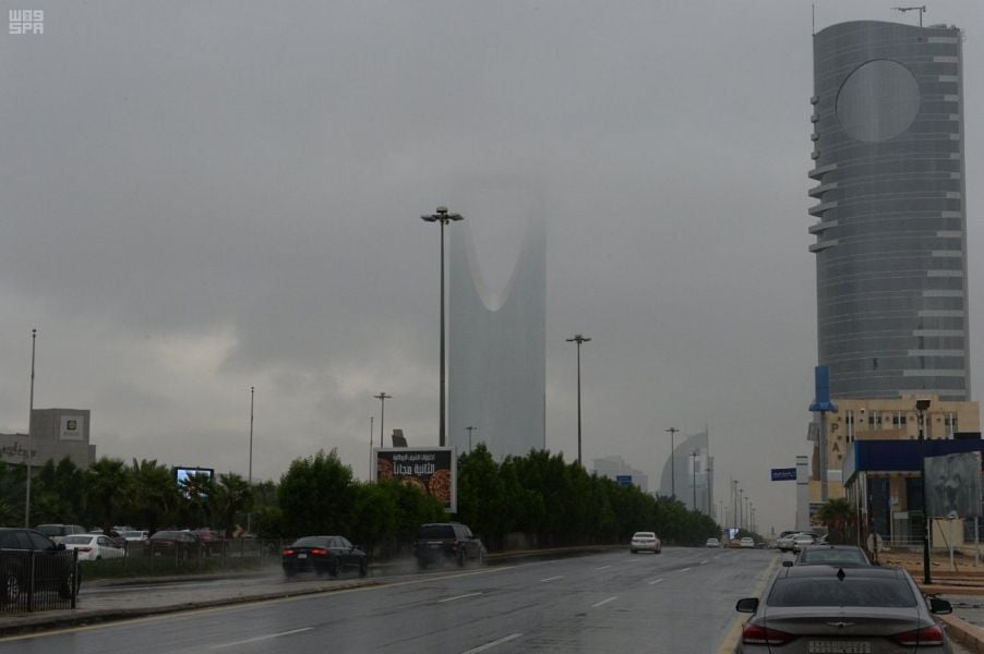 توقعات بأمطار ربيعية تبدأ من يوم غد على معظم مناطق السعودية