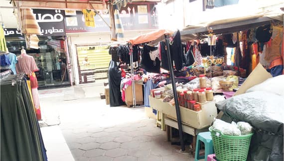 سوق «برزان» .. عراقة تاريخية
وبسطات عشوائية