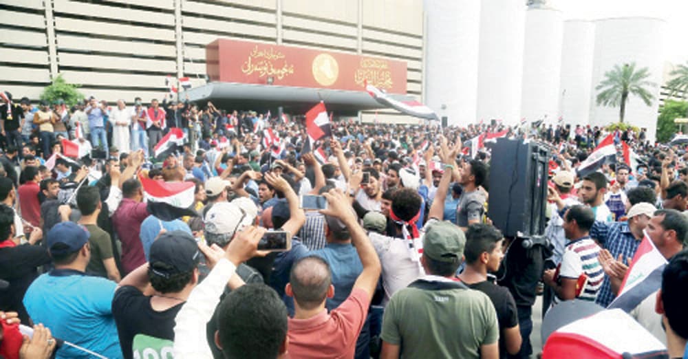 سفير المملكة في بغداد يؤكد سلامة البعثة السعودية من اقتحام المنطقة الخضراء