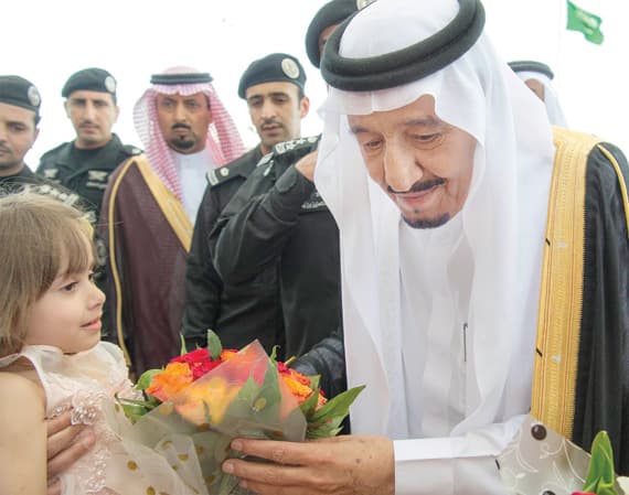 خادم الحرمين يصل إلى جدة قادما من الرياض