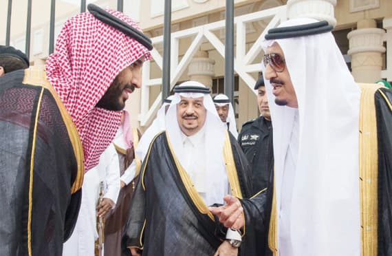 خادم الحرمين يصل إلى جدة قادما من الرياض