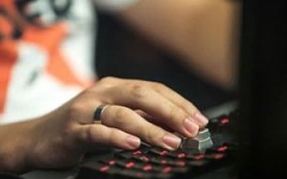 مايكروسوفت : لا يوجد حل لمنع انتشار التطرف عبر الإنترنت