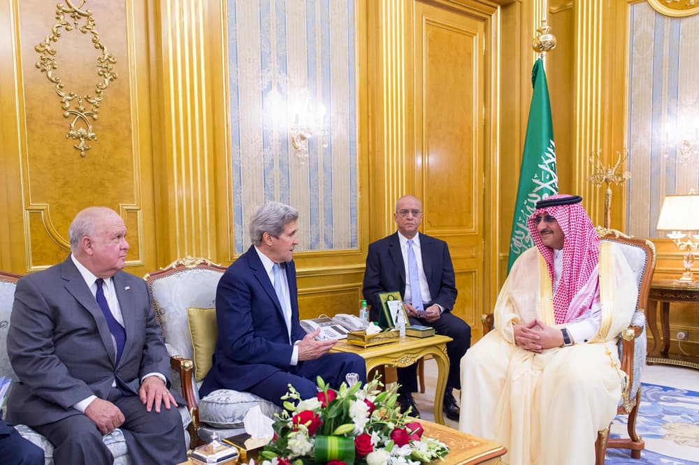 ولي العهد يعقد اجتماعاً مع وزير الخارجية الأمريكي