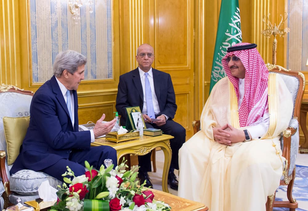ولي العهد يعقد اجتماعاً مع وزير الخارجية الأمريكي