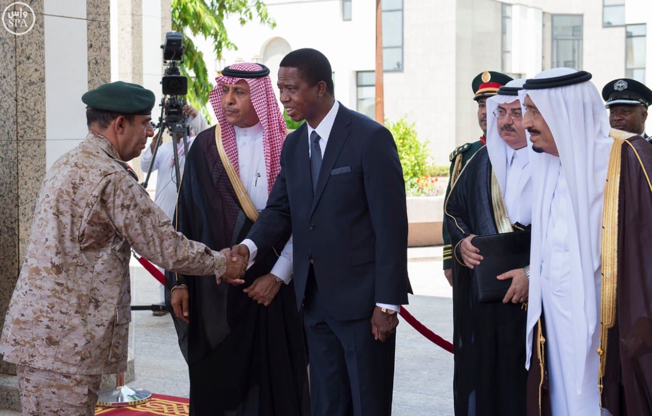 الملك يبحث مع رئيس زامبيا الأحداث الإقليمية والدولية