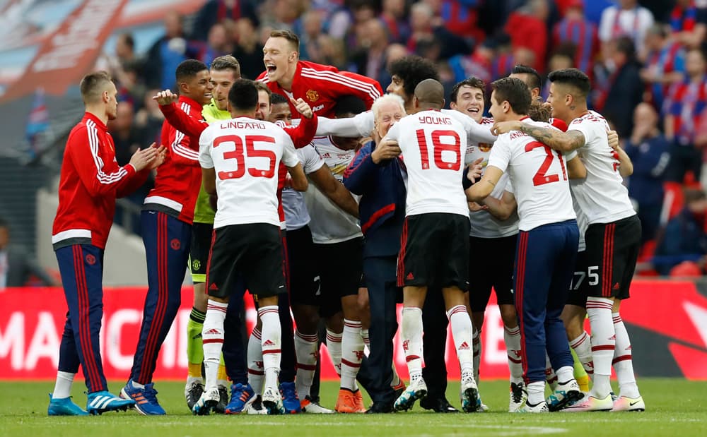 قصة مصورة : يونايتد يحرز لقب كأس الاتحاد الإنجليزي بفوزه على بالاس