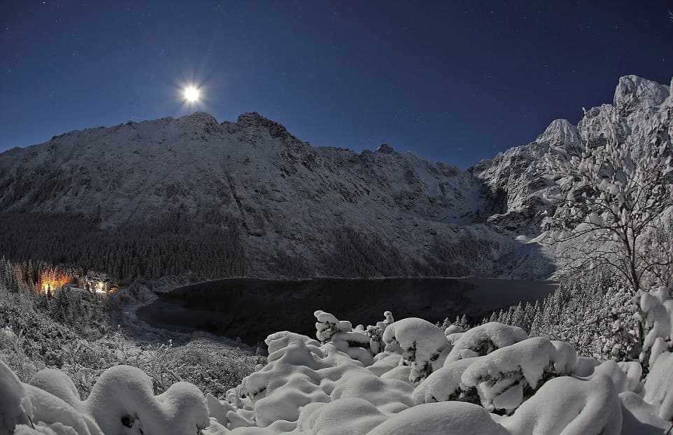 أبرز صور القمر العملاق حول العالم