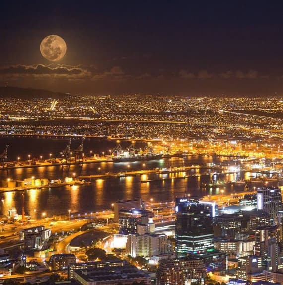 أبرز صور القمر العملاق حول العالم