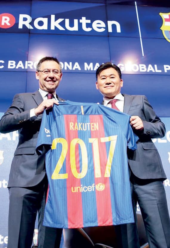 الإعلان عن الصفقة بين رئيسي الشركة والنادي.