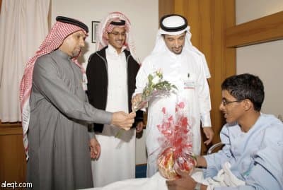 الطويرقي يهنىء مرضى "تخصصي العيون"بالعيد