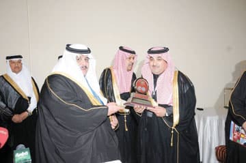 مساعد وزير الثقافة والإعلام يكرم "الاتصالات السعودية"