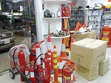 "طفايات الحريق".. سوق ضعيفة لا يقبل عليها إلا أصحاب المحال