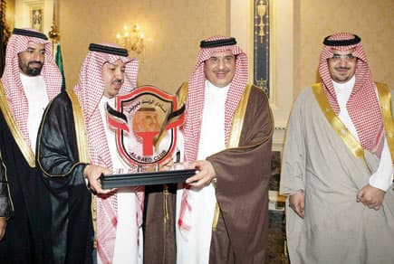 النقل التلفزيوني ينعش الأندية بـ 12.8 مليون ريال