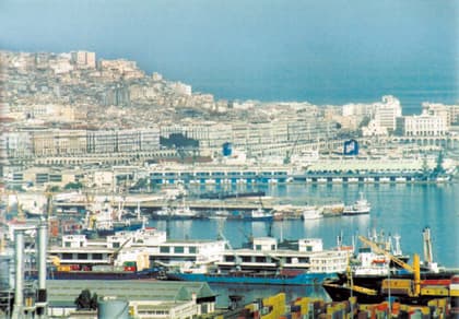 "دبي العالمية" تتكفل بتحديث ميناء الجزائر