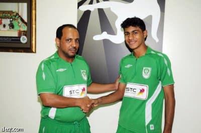 الأهلي يظفر بمدافع الترجي
