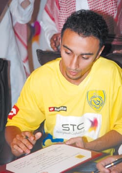 السهلاوي يوقع للنصر ويرفض قميص ماجد