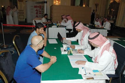 تدقيق وثائق 3486 ألف متقدم ومتقدمة لـ «الابتعاث»