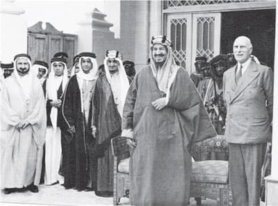 مكتبة الملك عبد العزيز تعرض أول صور ملونة تلتقط في السعودية