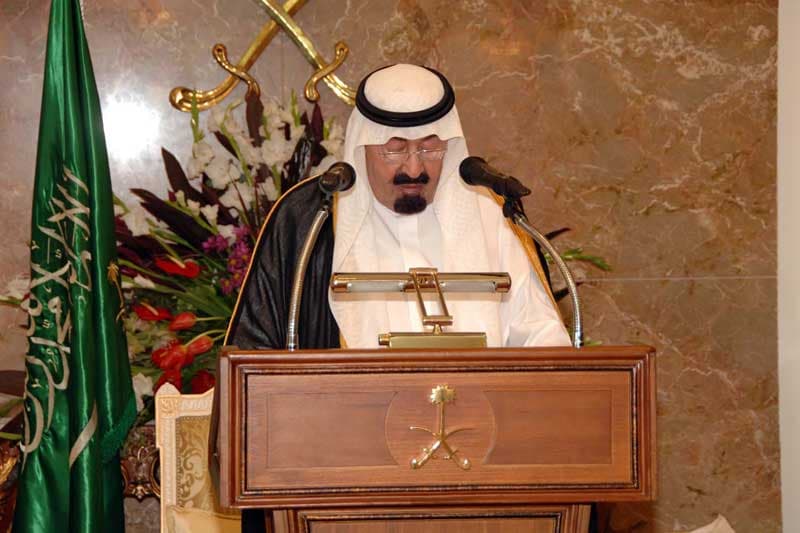 خادم الحرمين الشريفين: المملكة هيأت كل ما تستطيع لخدمة ضيوف الرحمن وردع كل من تسول له نفسه المساس بعبادتهم وأمنهم