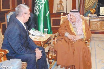 النائب الثاني يناقش موضوعات مشتركة مع السفير الفنزويلي