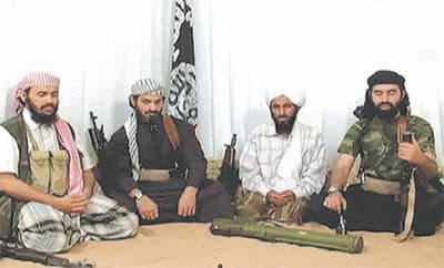 صنعاء: مقتل 34 والقبض على 17 من عناصر القاعدة كانوا يستعدون لعمليات انتحارية