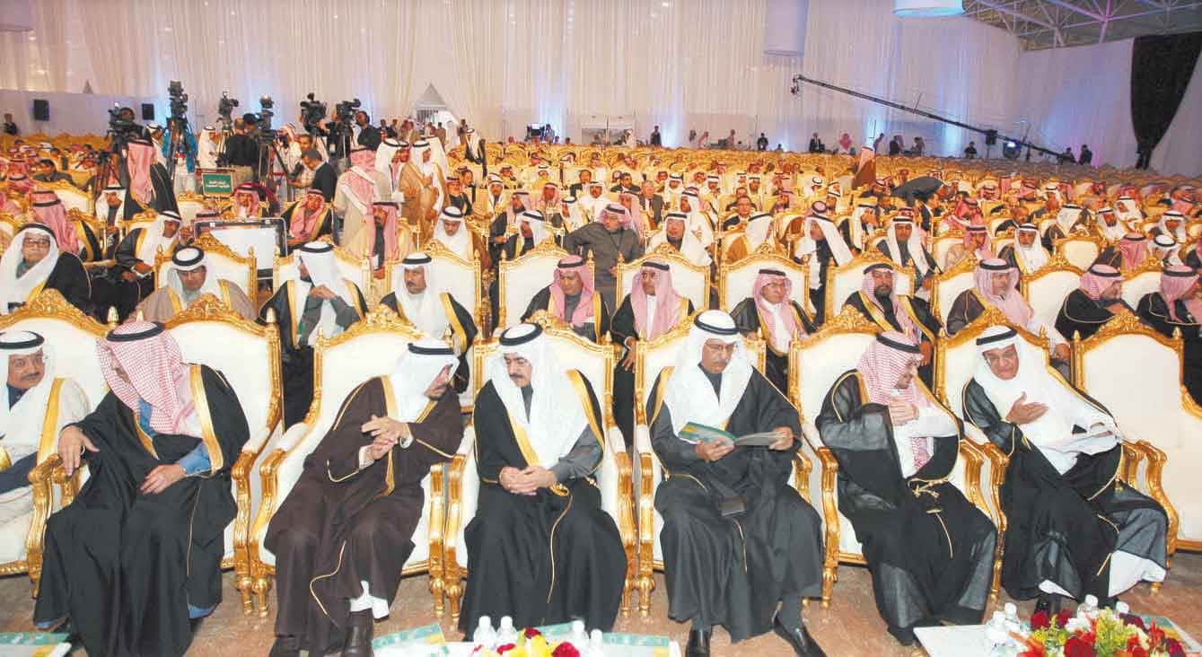 الملك يثمن دور السياسة النقدية والمالية للحكومة في تجاوز الأزمة