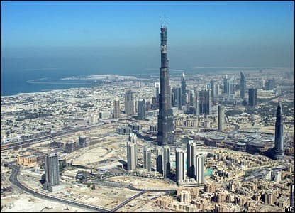 برج دبي يطل برأسه وسط أزمة الديون