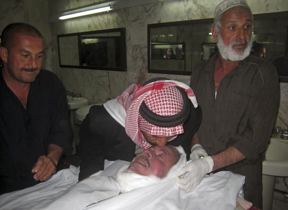 علي الكيماوي يوارى الثرى في تكريت عند قبر صدام