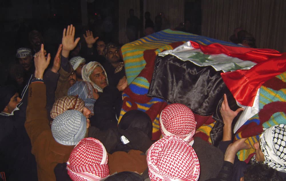 علي الكيماوي يوارى الثرى في تكريت عند قبر صدام