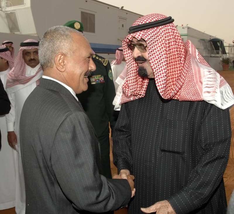 الرئيس اليمني يغادر الرياض بعد جلسة مباحثات سعودية-يمنية