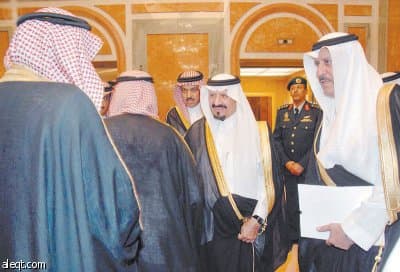 ولي العهد يستقبل أسرة عبد الرحمن الجميح