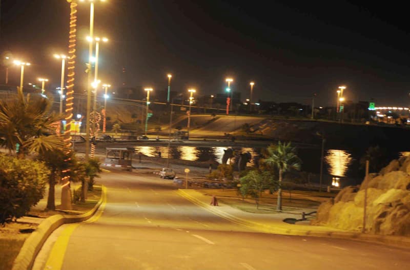 محافظة الوجه.. شواطئ رملية نقية وشعاب مرجانية تشكل عامل جذب سياحي للسياح