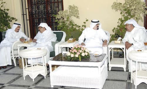 خادم الحرمين الشريفين يستقبل أمير قطر في الدار البيضاء