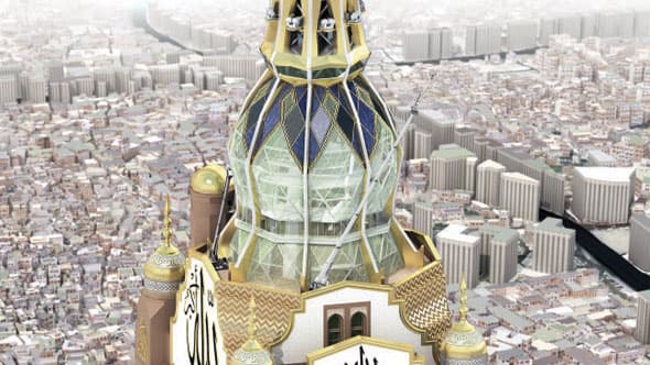 ساعة مكة تدق في رمضان .. هيكل حديدي يزن 12 طنا و14 ألف قطعة متقنة الصنع