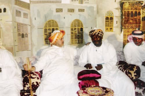 «مركاز العمدة» يواجه الحداثة ويعود للواجهة من جديد