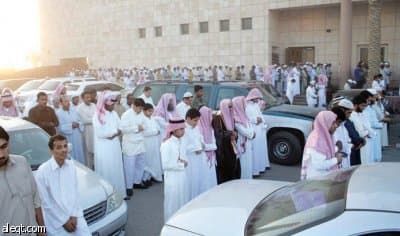 ازدحام الصلاة في جامع الأمير فيصل بن فهد يفسد فرحة العيد