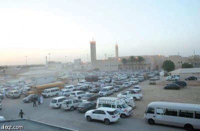 ازدحام الصلاة في جامع الأمير فيصل بن فهد يفسد فرحة العيد