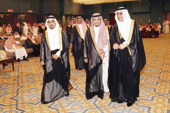 د. عزام الدخيل يحتفل بزفاف ابنته «ديمة» إلى فهد بن دايل