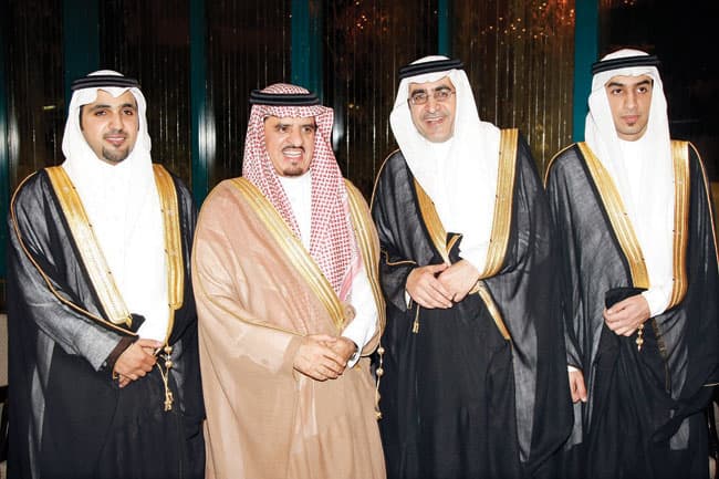 د. عزام الدخيل يحتفل بزفاف ابنته «ديمة» إلى فهد بن دايل