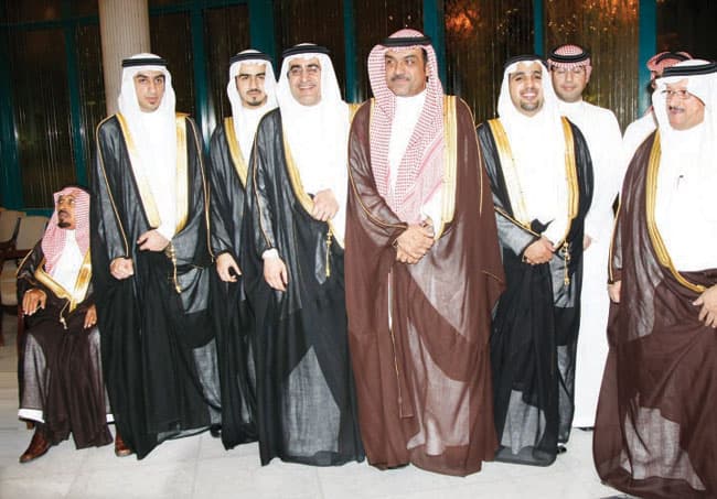 د. عزام الدخيل يحتفل بزفاف ابنته «ديمة» إلى فهد بن دايل