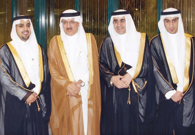 د. عزام الدخيل يحتفل بزفاف ابنته «ديمة» إلى فهد بن دايل