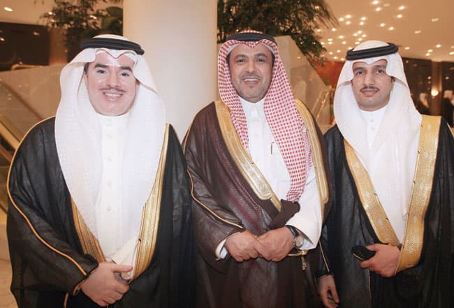 د. عزام الدخيل يحتفل بزفاف ابنته «ديمة» إلى فهد بن دايل