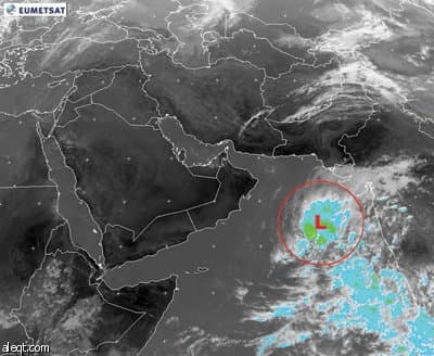 منخفض مداري يجلب الأمطار الغزيرة إلى جنوب الجزيرة العربية