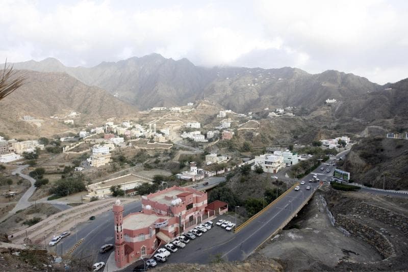 تنوع التضاريس في محافظة المجارده يجعلها من أهم الأماكن السياحية في الشتاء