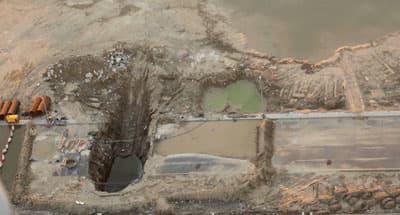 الليث: السيول تجرف الطرق.. العثور على جثتين والبحث جارٍ عن 3 مفقودين