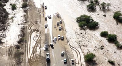 الليث: السيول تجرف الطرق.. العثور على جثتين والبحث جارٍ عن 3 مفقودين