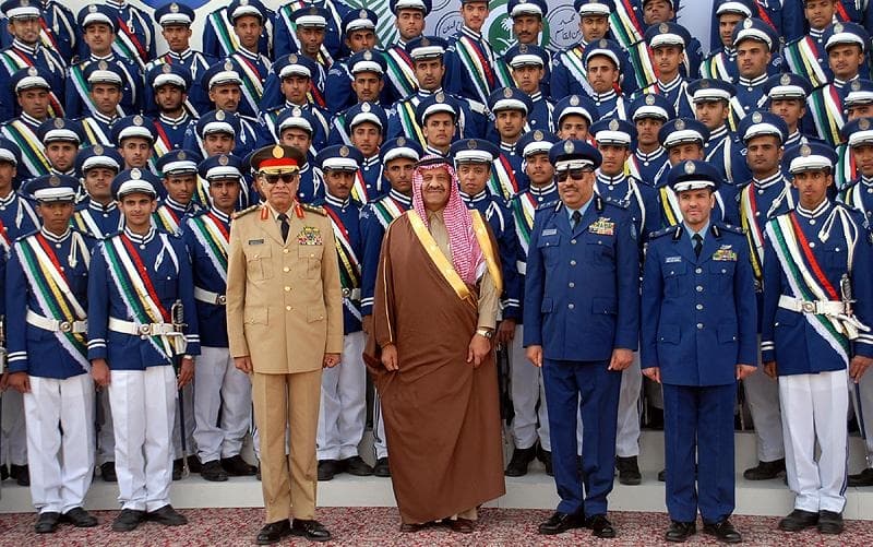 خالد بن سلطان: كلية الملك فيصل الجوية سيتم نقلها.. ولاصحة لرفع القبول في الكليات العسكرية للمرحلة الجامعية