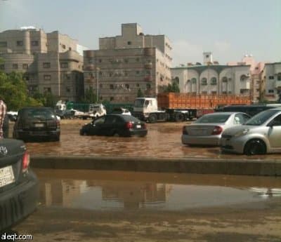 أمانة جدة تحدد أكثر من 100 موقع خطر لتجمعات مياه السيول