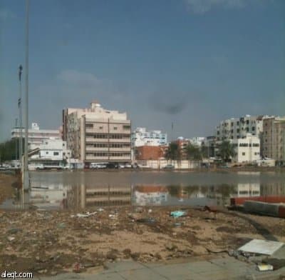 أمانة جدة تحدد أكثر من 100 موقع خطر لتجمعات مياه السيول