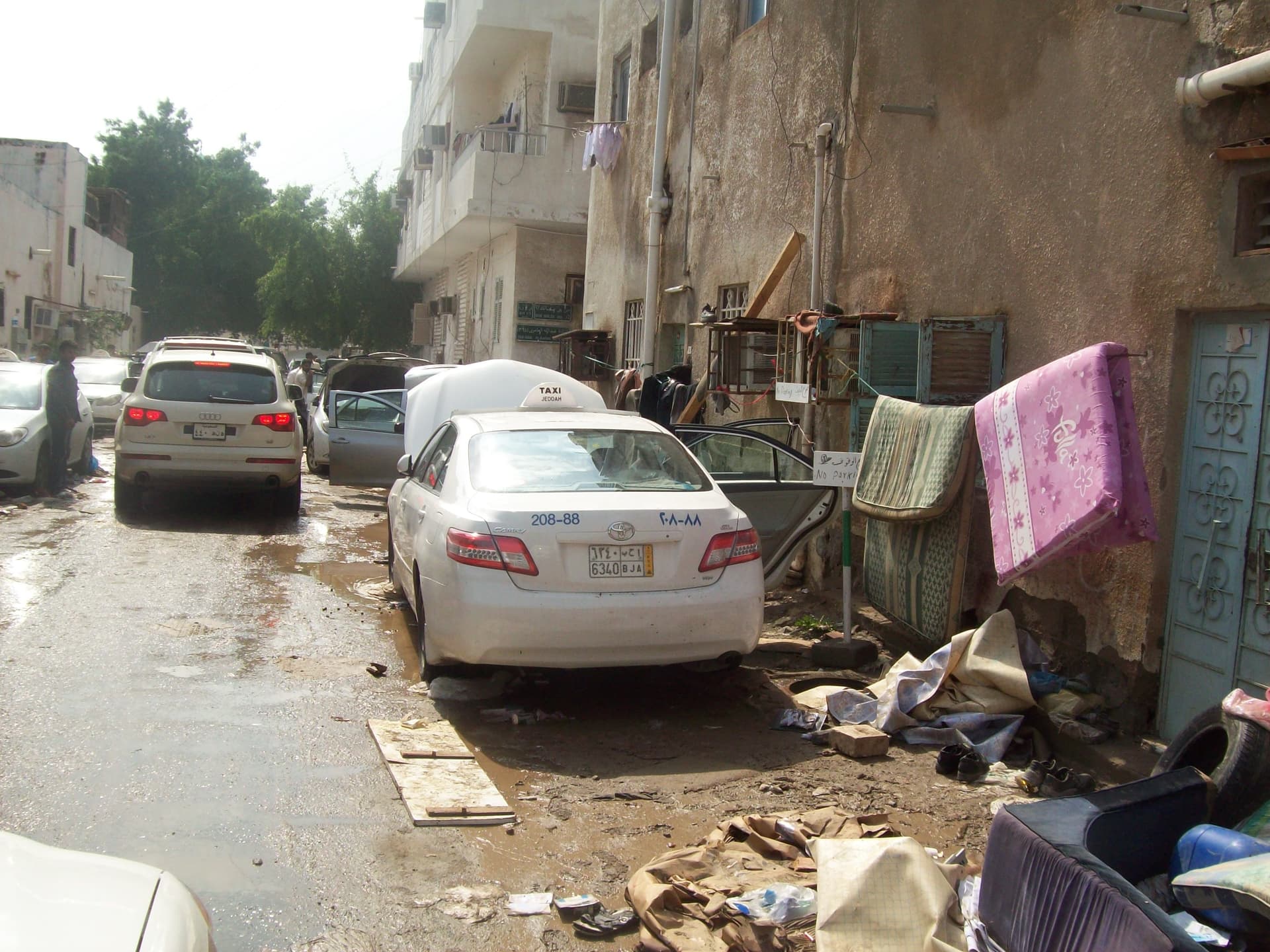 أمانة جدة تحدد أكثر من 100 موقع خطر لتجمعات مياه السيول